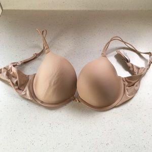 Victoria’s Secret 34D Push-up bra in nude